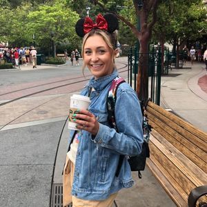 Meet your Posher, Chloe joy